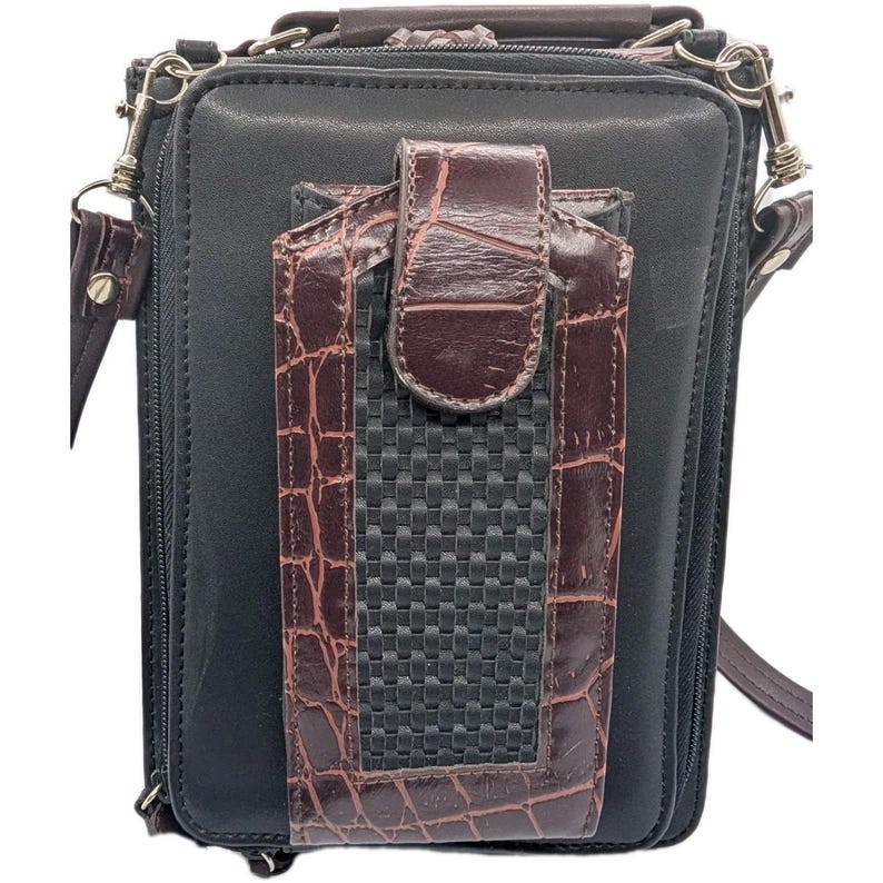 K&ouml;nnte beinhalten: Ein Set aus drei Keramikbechern mit gesprenkelter, matter Oberfl&auml;che. Die Becher sind in den Farbt&ouml;nen Creme, Hellgrau und Dunkelgrau gehalten. Jeder Becher hat ein schlichtes, minimalistisches Design und einen abgerundeten Henkel.