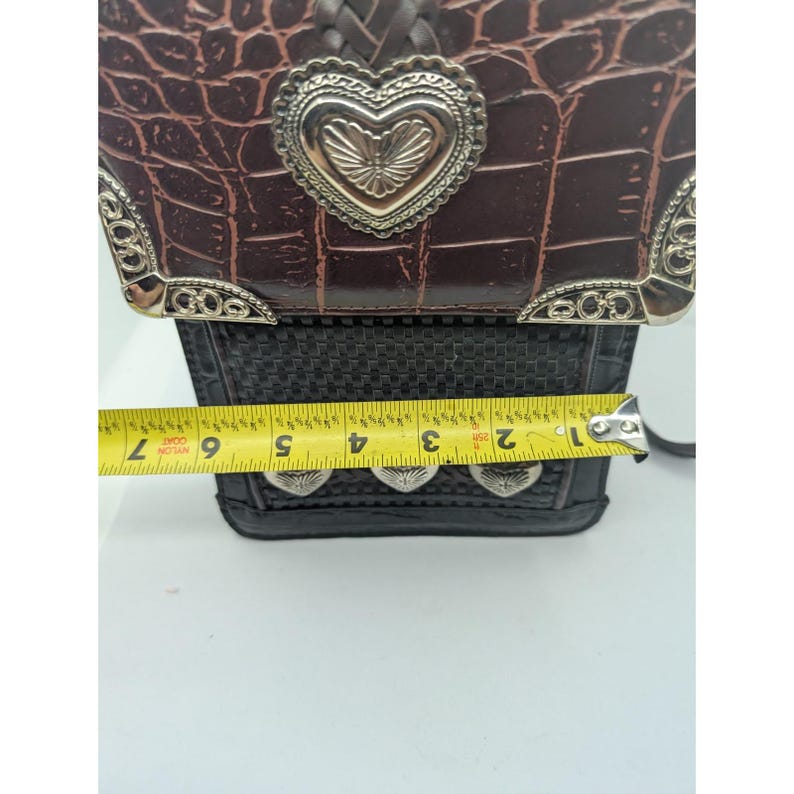 K&ouml;nnte beinhalten: Ein Set aus drei Keramikbechern mit gesprenkelter, matter Oberfl&auml;che. Die Becher sind in Creme-, Hellgrau- und Dunkelgraut&ouml;nen gehalten. Jeder Becher hat ein schlichtes, minimalistisches Design.