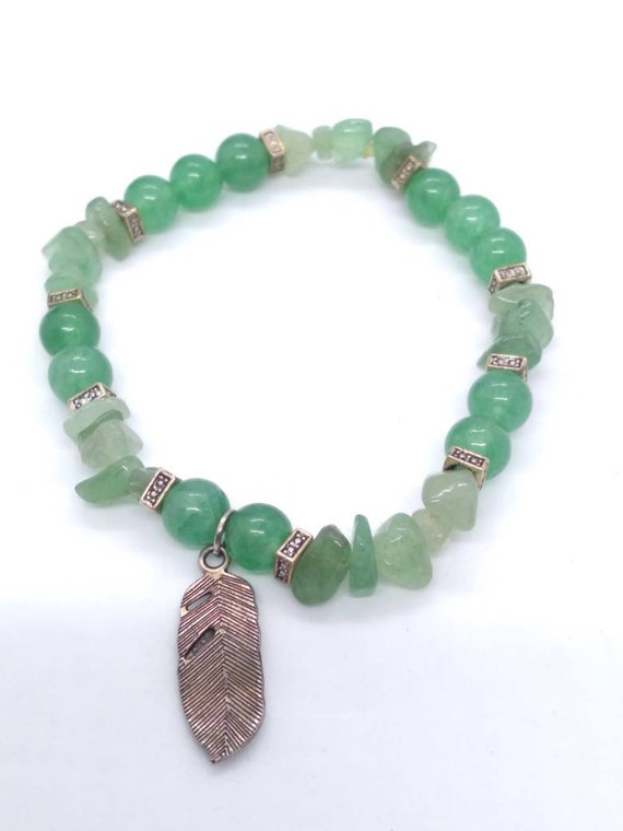 Jadeite beaded and chips stretchable bracelet - image 1