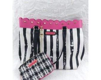 Sac fourre-tout Betsey Johnson LG à bords festonnés noir blanc avec sac à main en tissu LIRE