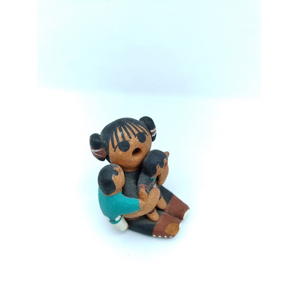 S. Dominigo Pueblo N.Mexico Karen Tenorio storyteller micaceous clay figurine 2"
