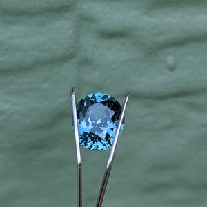 Zaffiro Montana blu verdastro non riscaldato certificato Lotus Gold da 1,74 ct