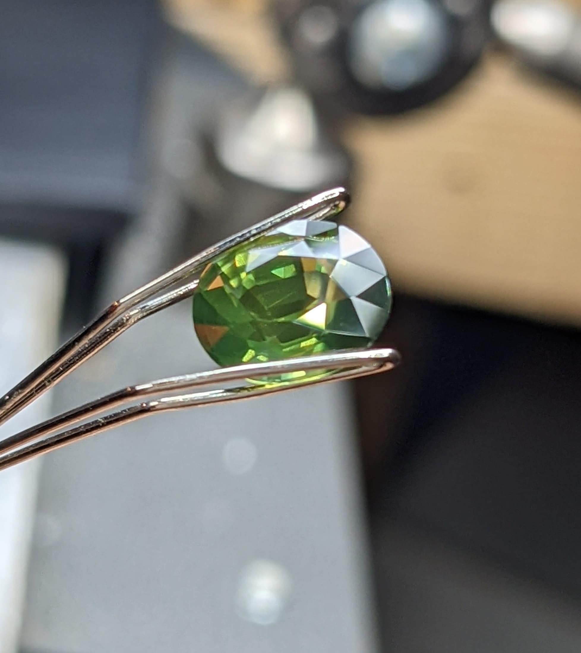Saphir Bleu-vert Naturel 1,04 Carat - Certificat AIG - Taille Ovale Excellente