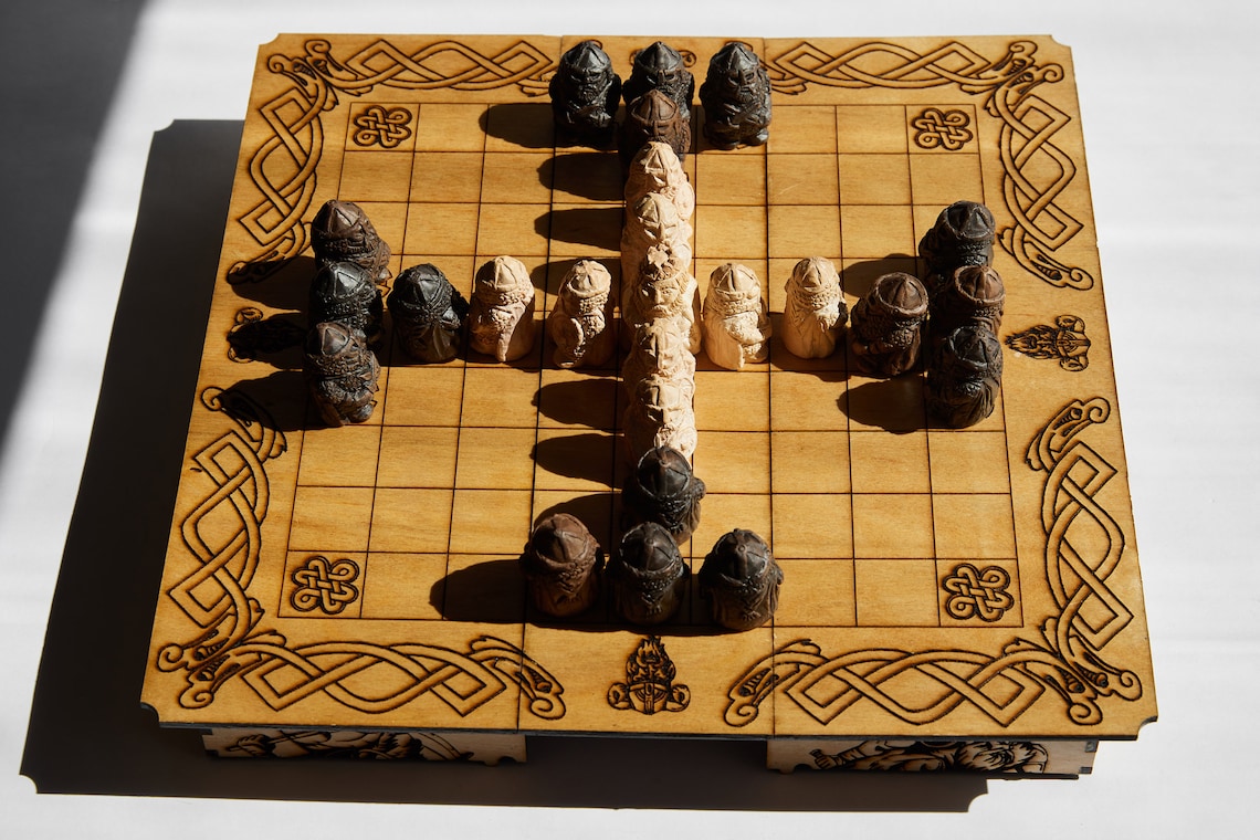 Hnefatafl Viking chess set Viking game Tablut Travel chess Etsy