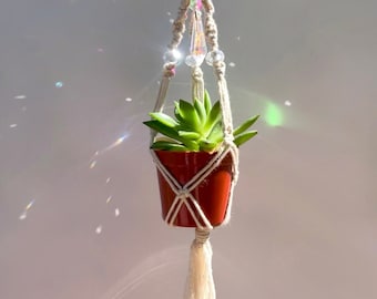 Mini colgador de plantas Boho Macrame, pequeña decoración minimalista para amantes de las plantas, cazador de sol de cristal para coche, espejo retrovisor, suculento regalo de inauguración de la casa