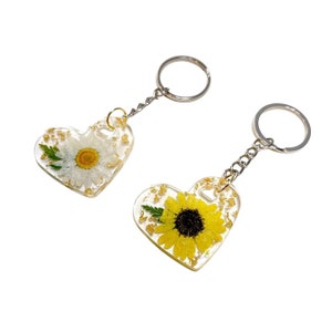 Sunflower Or Daisy Resin Heart Keychain with Gold Flakes, Personalized Gift For Her, Womens Cute Floral Purse Charm, Teen Driver, BFF Gift