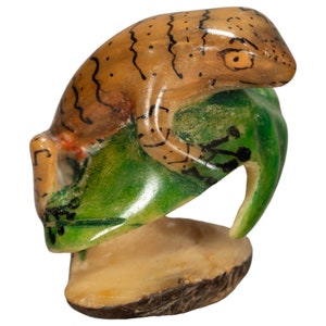 Escultura de lagarto gecko em folha, noz tagua, escultura de animal esculpida à mão | Arte ecológica | Decoração de comércio justo | Presente exclusivo