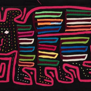 ピンクの子犬のモラ、パナマのモラアート、かわいい犬の壁掛け、動物のタペストリー、カラフルな刺繍、手作りのテキスタイルアート