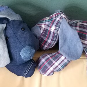 Gosedjurshund av återvunnen tröja - Söt liten hund av återvunnen tröja och jeans - Minneshund bild 6