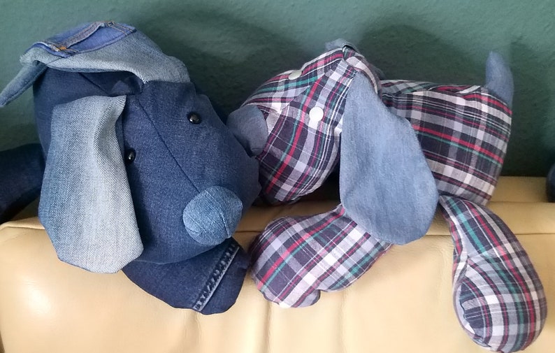 Gosedjurshund av återvunnen tröja - Söt liten hund av återvunnen tröja och jeans - Minneshund bild 6