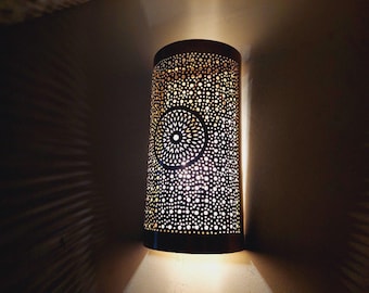 Handgemaakte Marokkaanse wandlamp: exotisch interieur