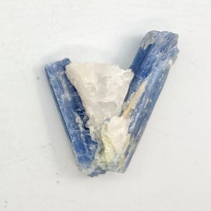 Blue Kyanite Cluster, Blue Kyanite Crystal in Quartz, RM01-01