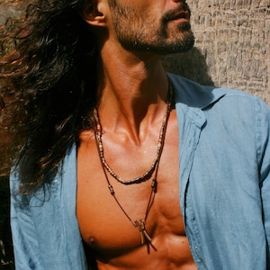 Collana in legno per uomo / Ciondolo etnico tribale originale da uomo / Collana lunga in pelle / Ciondolo a strati con runa X in legno / Unisex casual alla moda
