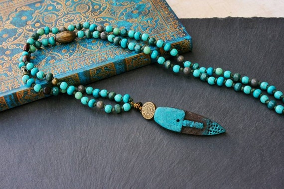 Men 's Wood Bead Long Necklace for a urban modern boho-hippie style