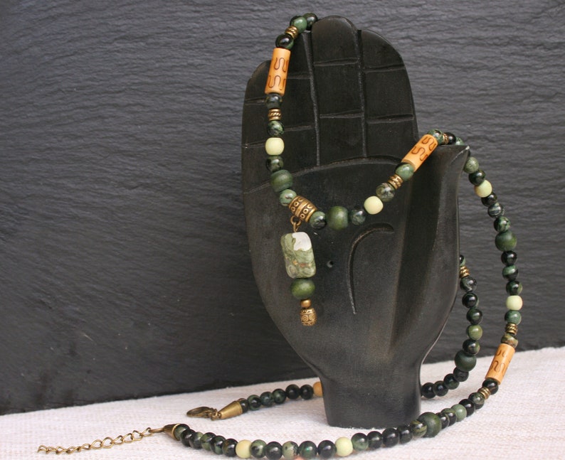 Grüne coole Herrenhalskette Bambus-Mann-Halskette Perlenkette für Männer lange Herren-Halskette Boho-Halskette für Herren Jaspis-Halskette für Herren Bild 5