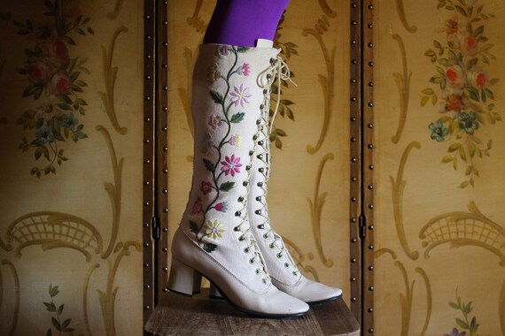 Vintage 1960s 1970s Lace Up Embroidered Floral GoG