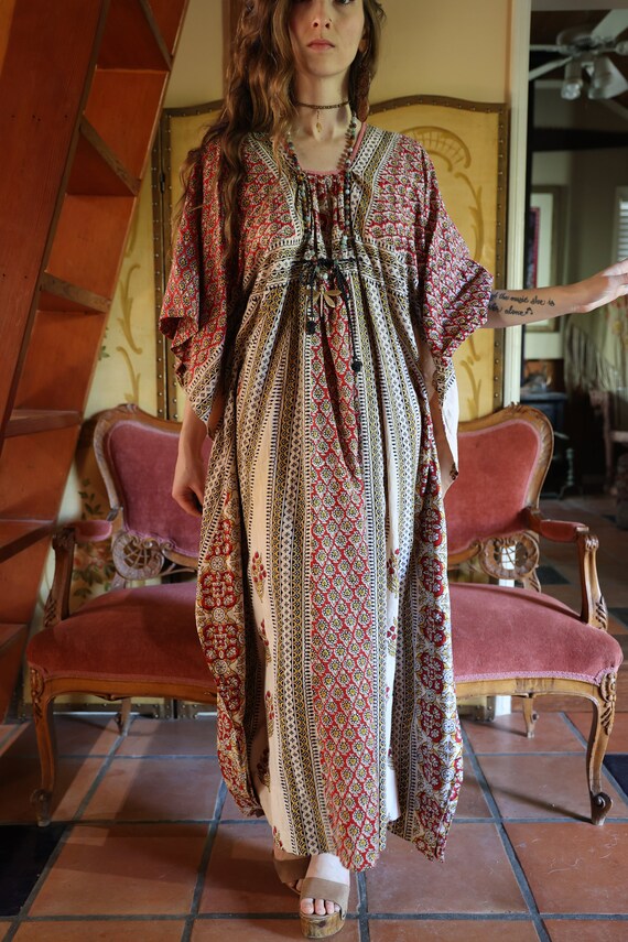 ViNtAgE 1960s 1970s Blockprint Batik Kaftan Bohemi