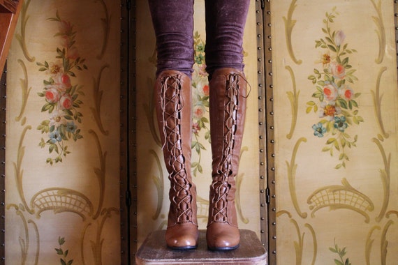 Vintage 1960s 1970s Caramel Leather Lace Up Granny