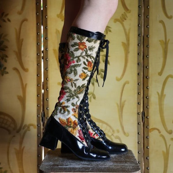 Size 7.5 Vintage 1960s 1970s Needlepoint Floral Tapestry Lace Up Penny Lane GoGO Boots