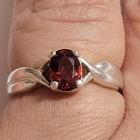 Sterling silver garnet ring size 7 - image 6