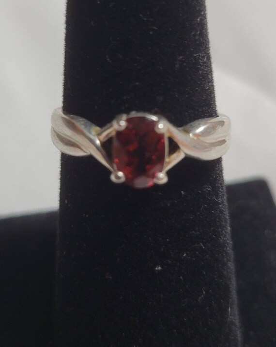 Sterling silver garnet ring size 7 - image 4