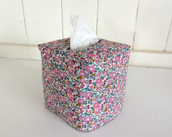 Liberty Betsy Print Tissue Box Cover, Floral cotton fabric Tissue Case, Handmade UK, Home Decor, Gift for Her, Small Floral Tissue Holder