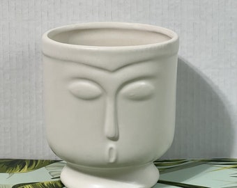 Face Planter White Pedestal Ceramic 6" Flower Pot Raised Features Pouty Lips