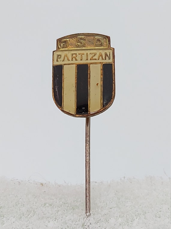 Vintage Pin Badge Football Club FC RADNICKI Pirot Serbia -  Israel
