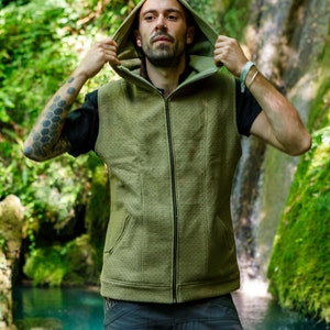 Vest a capuche 2025