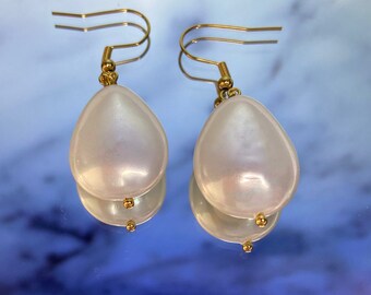 Drop shape freshwater pearl earrings - stainless steel