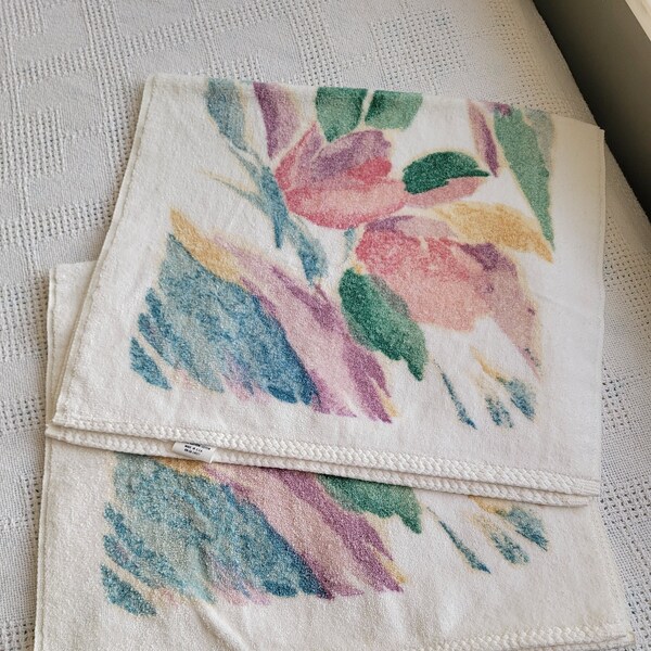 Vintage 80s set of 2 floral towels