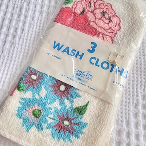 Vintage 70s floral NOS set of 3 pink and blue washcloths