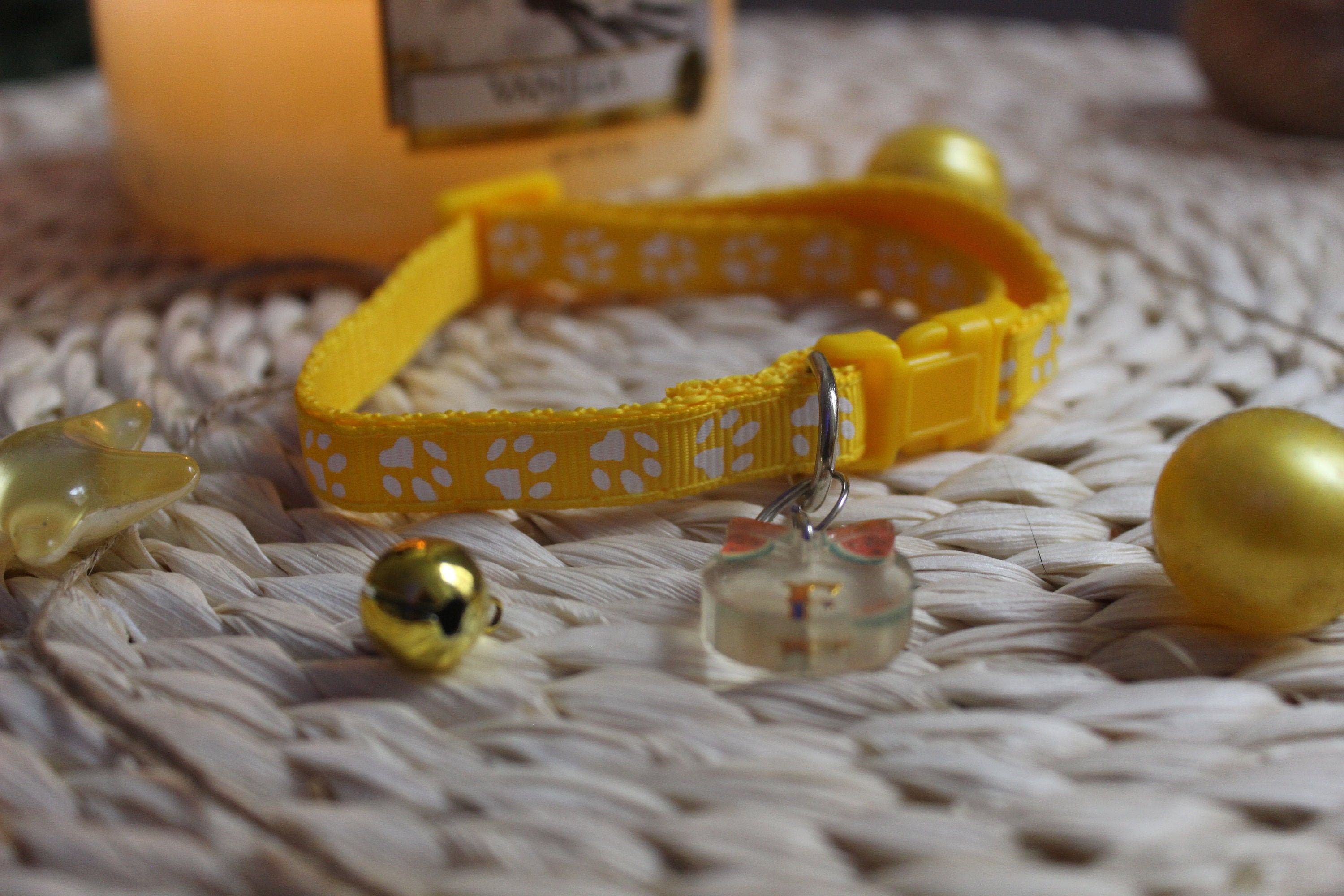 Collier Jaune Pour Chat avec Pendentif en Résine Personnalisable