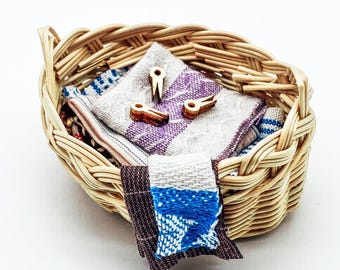 Cesta de ropa sucia en miniatura de gnomo con pinzas para muñecas gnomos, hadas, accesorios de belén