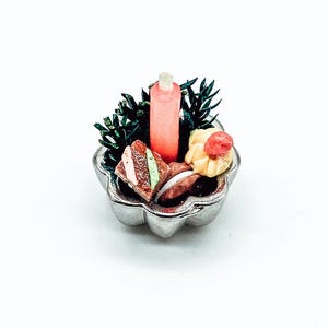 Wichtel Miniatur Gesteck Weihnachtsgesteck mit Kerze Weihnachten Gebäck für Wichtel, Feen, Puppen, Krippe, handgemacht