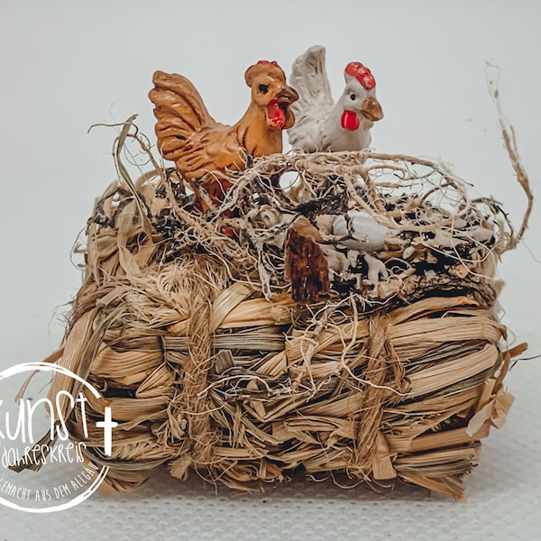 Wichtel Miniatur Krippenzubehör Hennen mit Eiern auf Strohballen