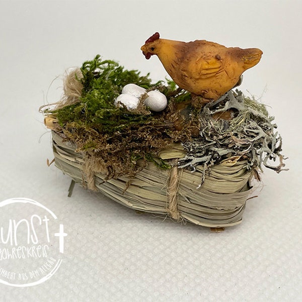 Wichtel Miniatur Krippenzubehör Henne mit Eiern auf Strohballen