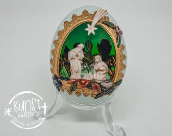 Chicken egg miniature Holy Family with wax decoration painted with shooting star handmade