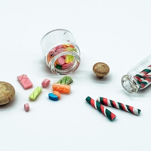 Miniatur Wichtel Glas mit Süßigkeiten