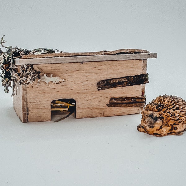 Wichtel Miniatur Igelhaus mit Igel handgemacht