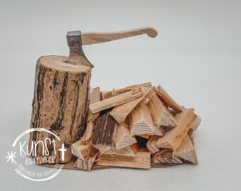 Miniature nativity accessory Hackstock with hatchet