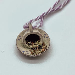 Wichtel Miniatur Vogelfütterung, Vogelhäuschen, Tasse mit Untertasse, Vogelfutterhaus, Futtertasse, Vogelfutterspender, Futterstelle
