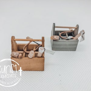 Wichtel Miniatur Krippenzubehör Werkzeugkiste mit vier Werkzeugen handgemacht