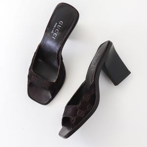 Vintage 1997 Gucci by Tom Ford Brown Fur GG Monogram Mules / 36 (US 6)