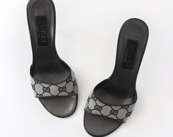 Vintage Gucci by Tom Ford Beige GG Logo Monogram Mules Chain