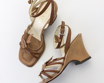 Vintage S/S 1997 Prada Beige Floral Vine Leaf Applique Wedge Sandals / 35 (US 5)