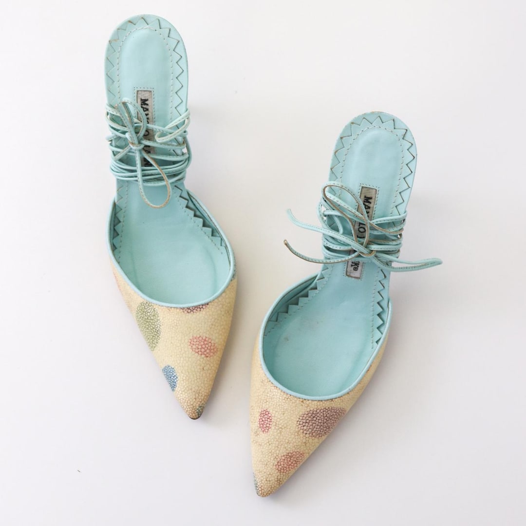 Mules stringate in pelle turchese Stingray Skin di Manolo Blahnik