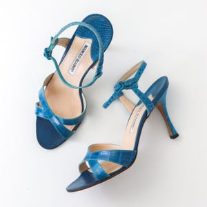 Vintage Manolo Blahnik Callamu Blue Croc Ankle Strap Heels / 37 (US 7)