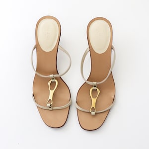 Vintage Gucci by Tom Ford Ivory Leather Kitten Heel Mules Horsebit Detail / 36 (US 6)