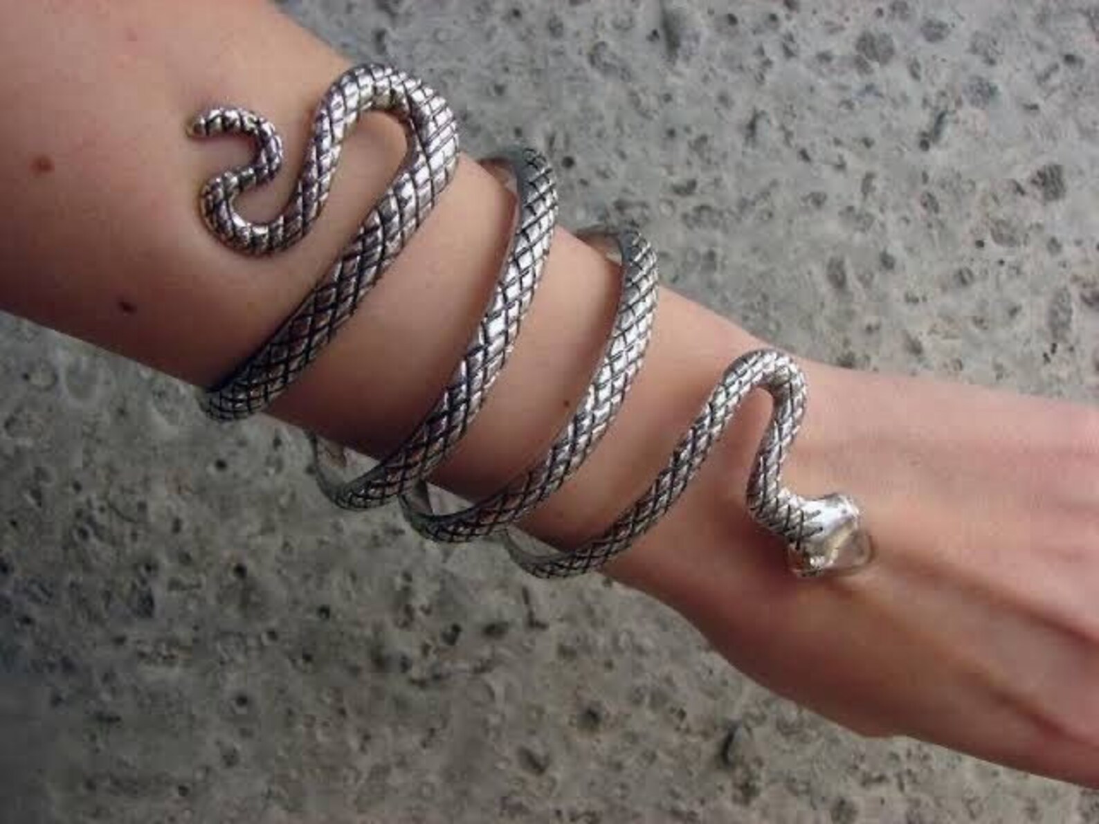 Isabelle lightwood snake bracelet Clearance